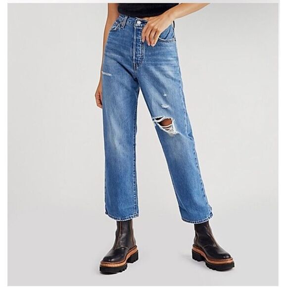 Levi’s Ribcage premium Straight ankle destroyed Knees W26 L27 - Picture 1 of 10